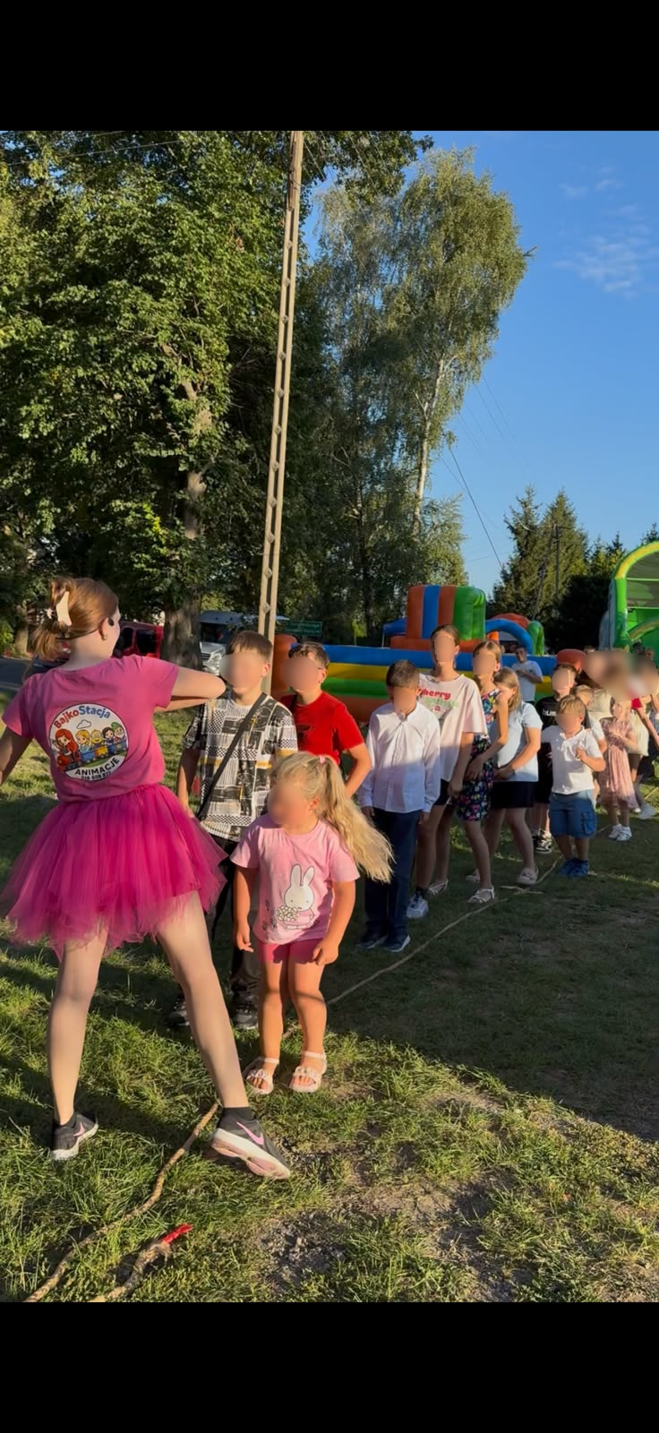Przeciąganie liny z animatorką
